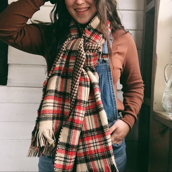 Plaid Chunky Scarf - Picture 4 of 6